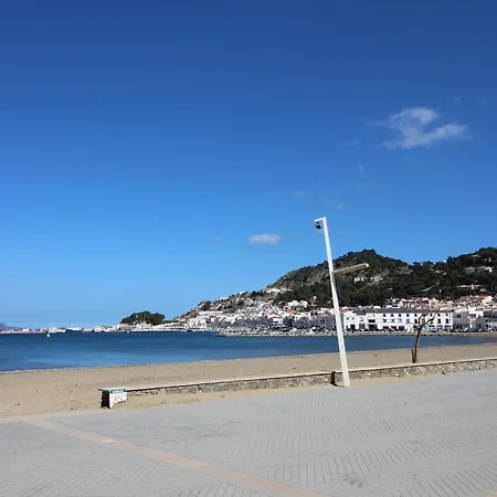 En El Port De La Selva: Planta Baja, Terraza Y Wifi A Metros De La Playa - Es-228-52 El Port De La Selva