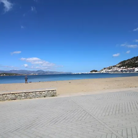 Appartamento En El Port De La Selva: Planta Baja, Terraza Y Wifi A Metros De La Playa - Es-228-52 El Port De La Selva