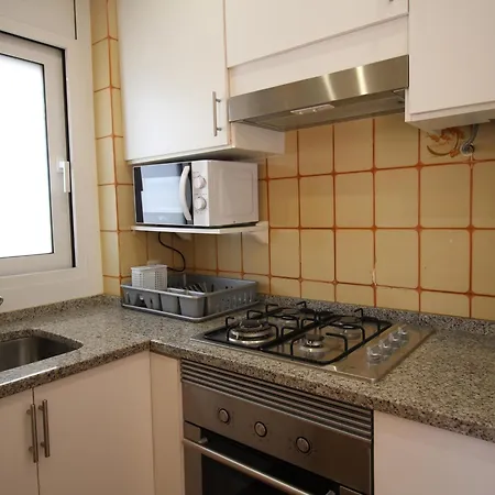 Apartamento En El Port De La Selva: Planta Baja, Terraza Y Wifi A Metros De La Playa - Es-228-52 *